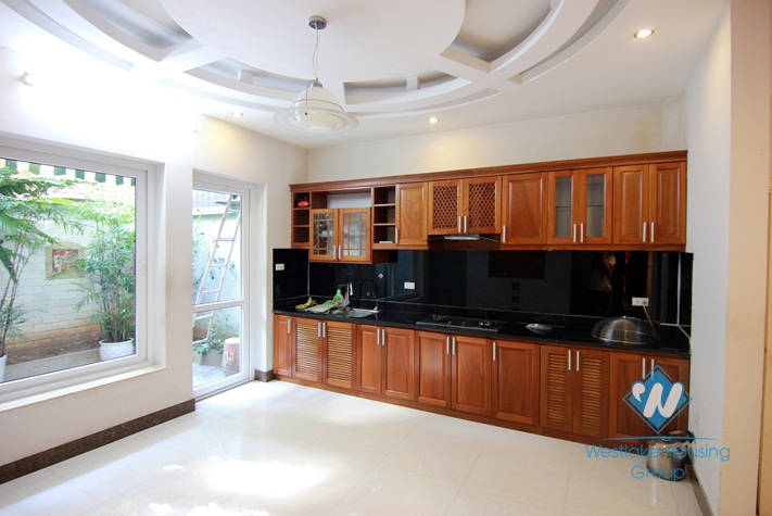 Nice house with 3 to 4 bedrooms for rent in Tay Ho